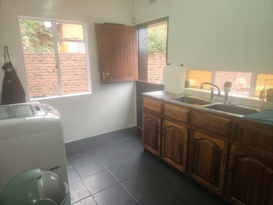 5 Bedroom Property for Sale in Royldene Northern Cape